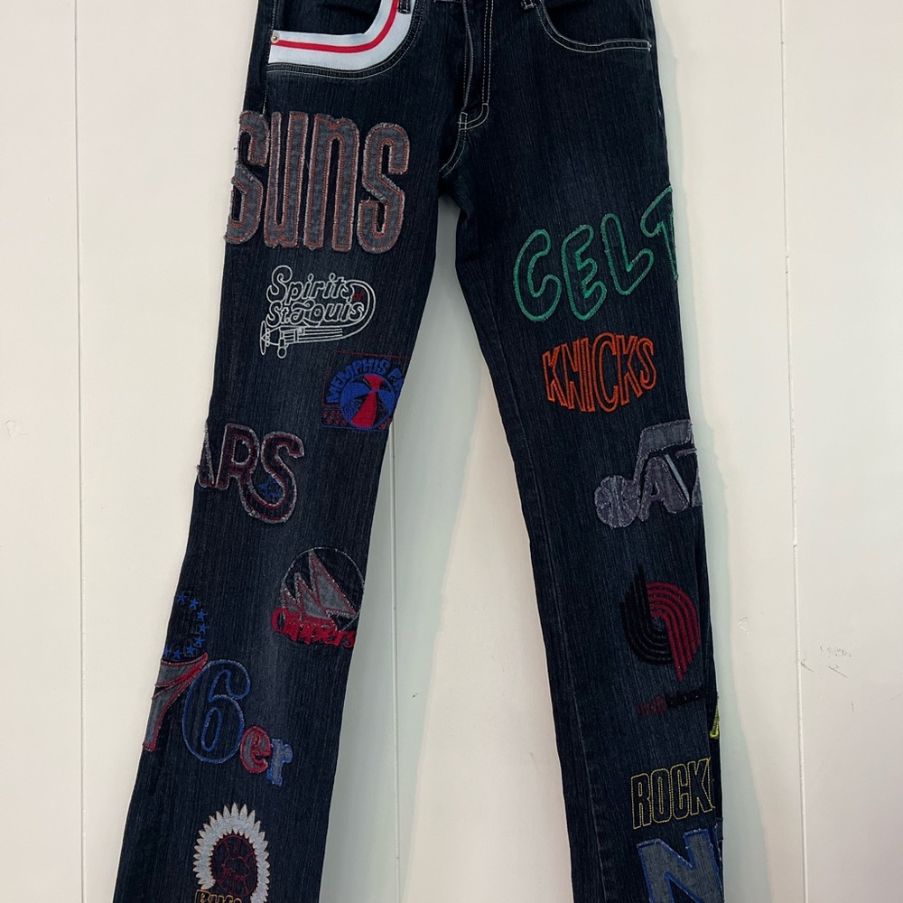 NBA Hardwood Classics Sports GIII By Carl Banks Vintage Embroidered Jeans Sz 11 - Picture 2 of 16